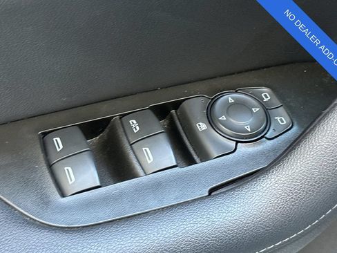 Used 2020 Chevrolet Blazer LT FWD image 12
