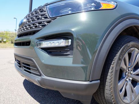 Used 2023 Ford Explorer XLT w/ Equipment Group 202A AWD/4WD image 21