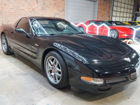 Used 2003 Chevrolet Corvette Z06 w/ Memory Package, 3 Drivers RWD image 23