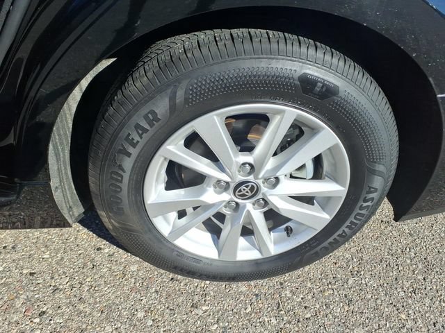 Used 2025 Toyota Camry LE FWD image 15