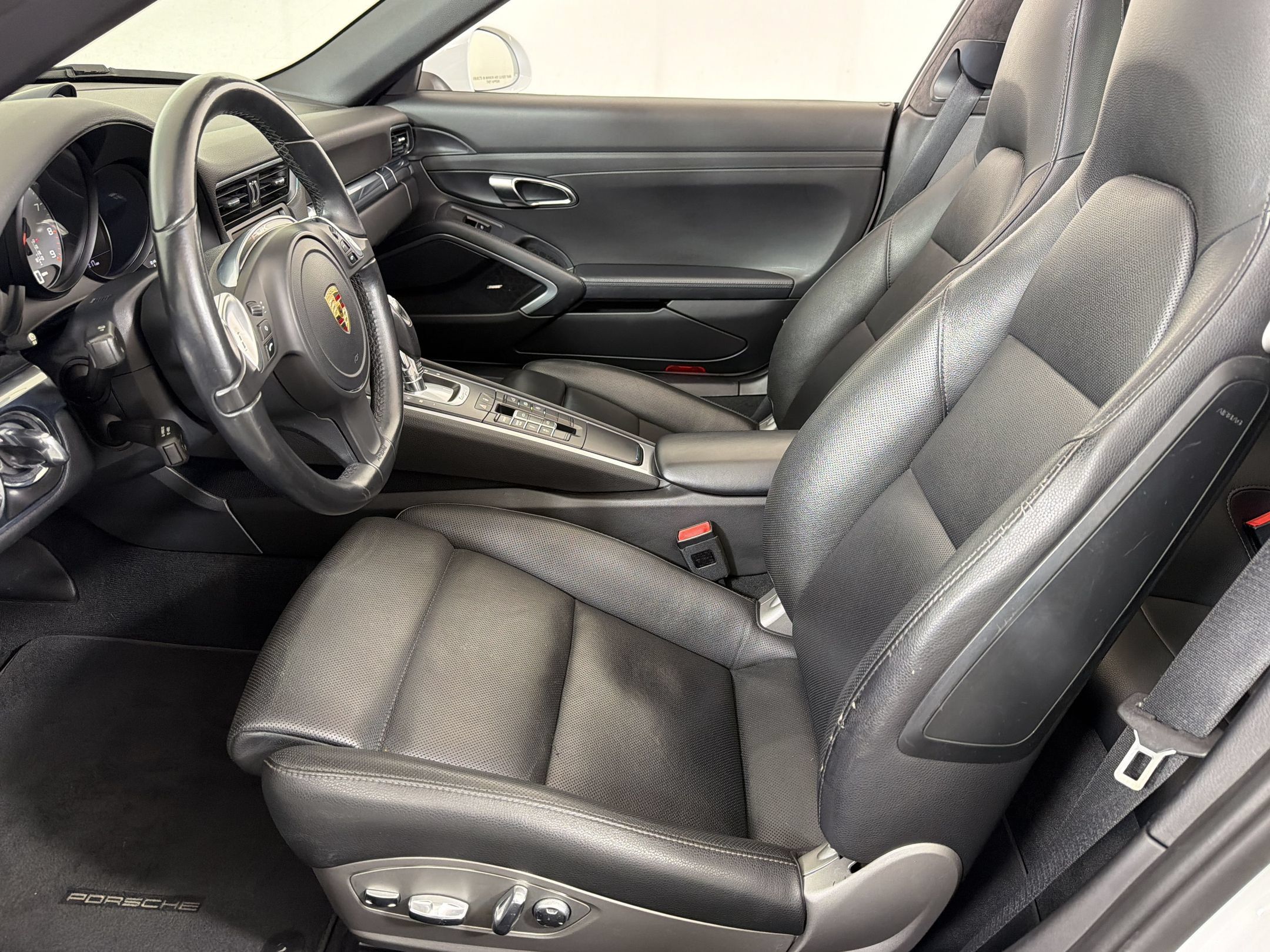 Used 2014 Porsche 911 Targa 4S AWD/4WD image 5