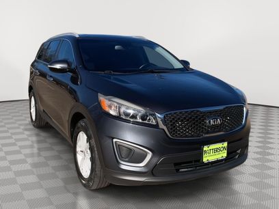 Used 2017 Kia Sorento LX w/ LX Convenience Package