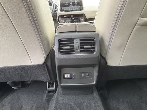 Used 2023 Nissan Rogue SL w/ SL Premium Package image 18