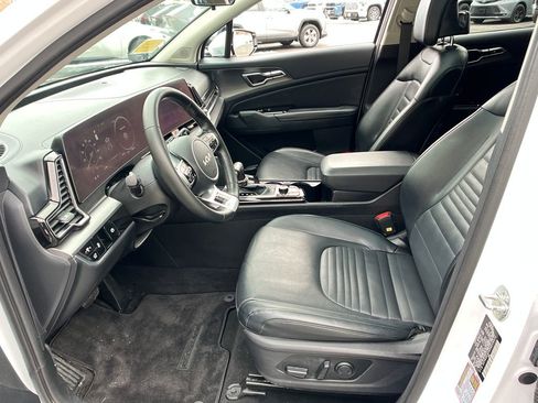 Used 2023 Kia Sportage SX image 9