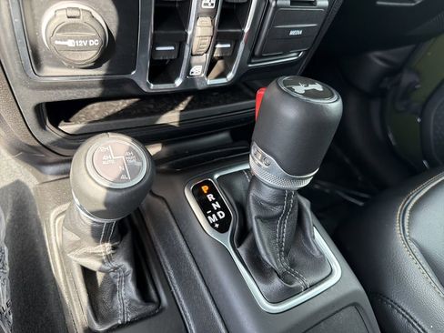 Used 2024 Jeep Wrangler Unlimited Sahara w/ Safety Group AWD/4WD image 28