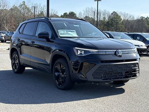 New 2026 Volkswagen Taos SE FWD image 7