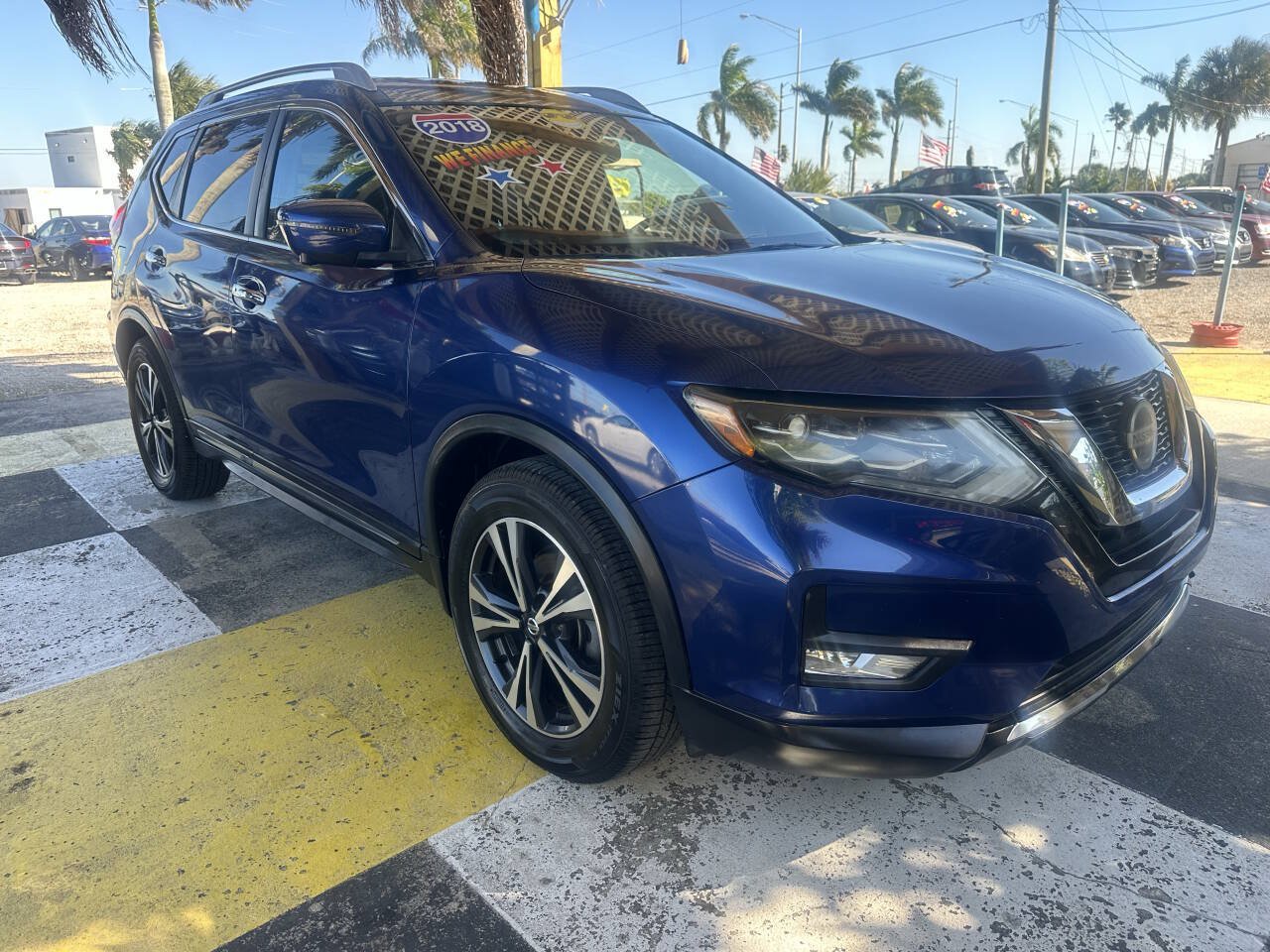 Used 2018 Nissan Rogue SL w/ Premium Package FWD image 3