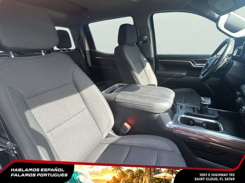 Certified 2025 Chevrolet Silverado 1500 RST AWD/4WD image 32