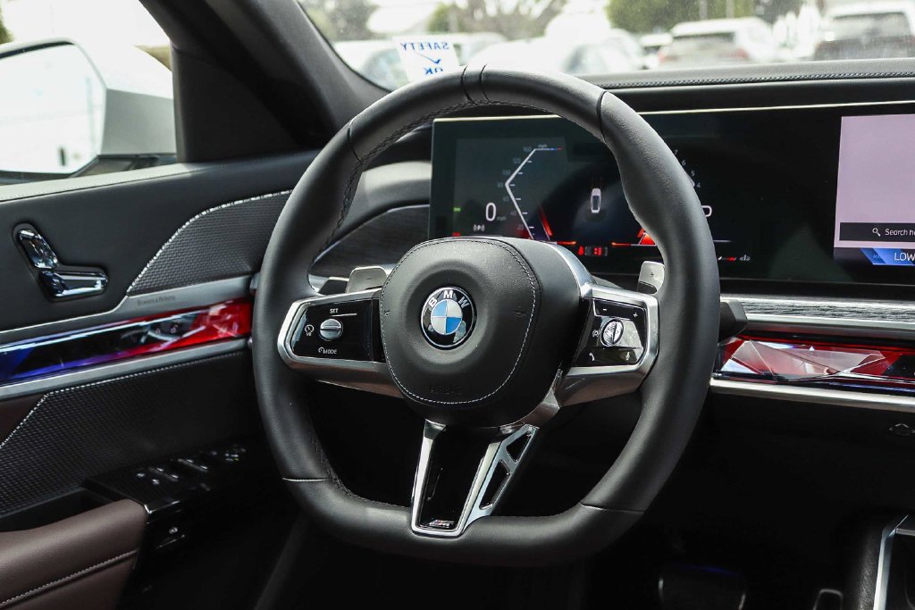 Used 2026 BMW 740i xDrive AWD/4WD image 16