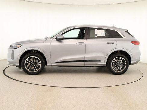 New 2025 Audi Q5 Premium Plus image 2