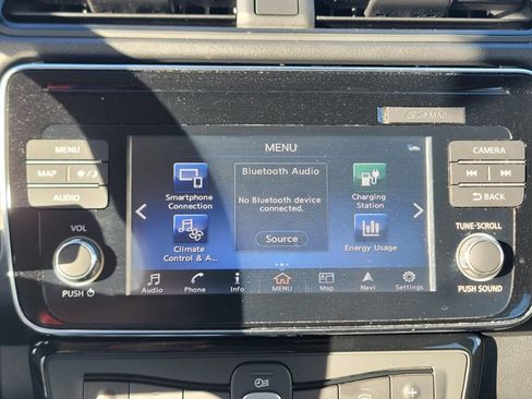 Used 2018 Nissan Leaf SV w/ SV Technology Package image 17