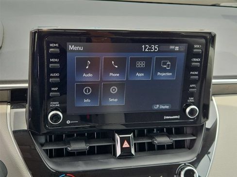 Used 2022 Toyota Corolla LE FWD image 6