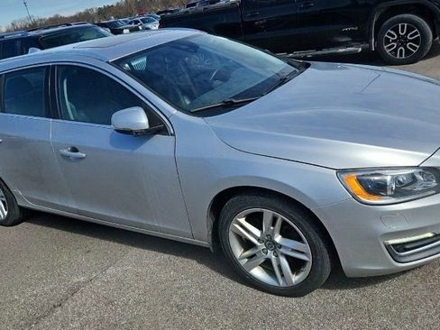 Used 2015 Volvo V60 T5 Premier image 4