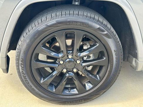 Used 2020 Jeep Grand Cherokee Altitude image 6