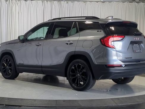 Used 2019 GMC Terrain SLE w/ Driver Convenience Package FWD image 8