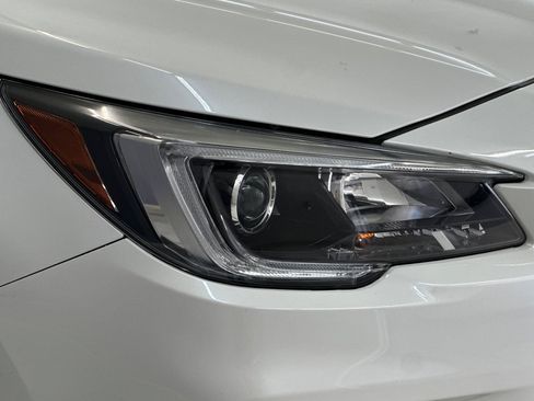 Used 2018 Subaru Outback 2.5i Premium AWD/4WD image 10