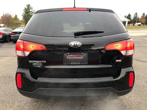 Used 2015 Kia Sorento LX image 10