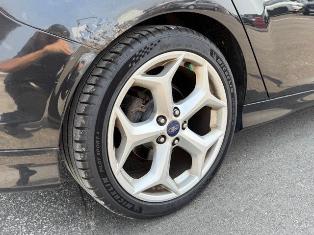 Used 2013 Ford Focus ST FWD image 40