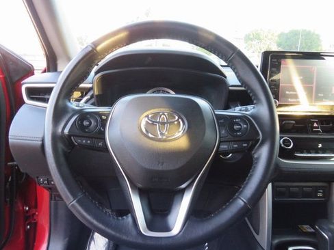 Used 2022 Toyota Corolla Cross LE w/ Moonroof Package image 31