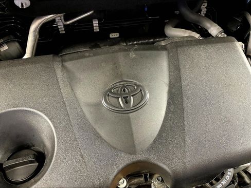Used 2022 Toyota RAV4 XLE w/ Convenience Package AWD/4WD image 31