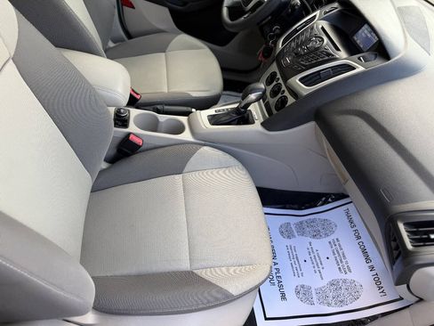 Used 2012 Ford Focus SE FWD image 20