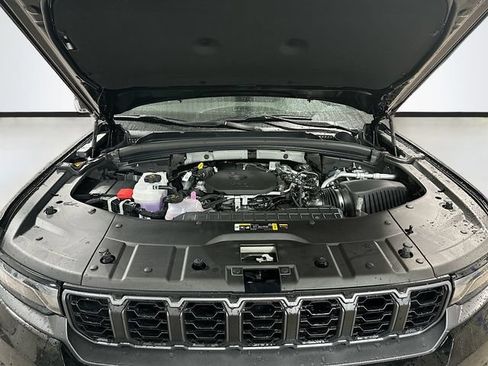 New 2026 Jeep Grand Cherokee Limited w/ Limited Altitude Package AWD/4WD image 33
