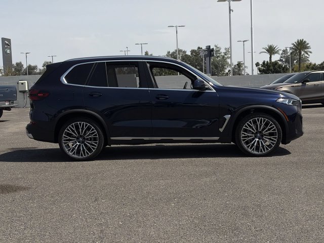 Used 2026 BMW X5 xDrive40i w/ Executive Package AWD/4WD image 5