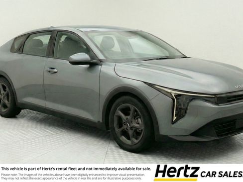 Used 2025 Kia K4 LXS image 1