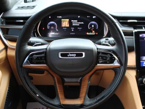 Used 2023 Jeep Grand Cherokee L Summit AWD/4WD image 14