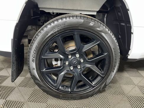 Used 2023 RAM 1500 Laramie AWD/4WD image 12