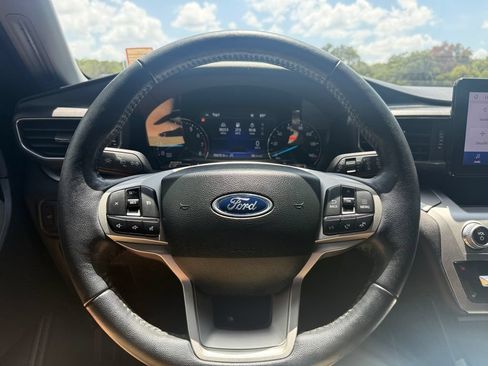 Used 2022 Ford Explorer XLT w/ Equipment Group 202A RWD image 20