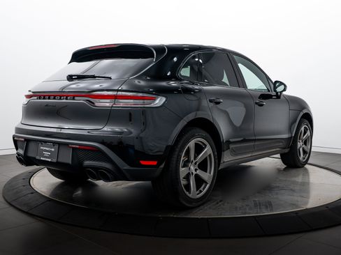 Certified 2025 Porsche Macan AWD/4WD image 7