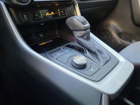 Used 2023 Toyota RAV4 Limited image 28
