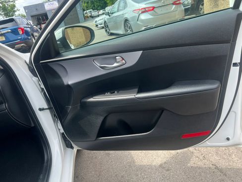 Used 2022 Kia Forte LXS FWD image 29