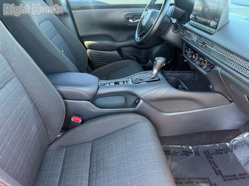 Certified 2025 Honda HR-V Sport image 32
