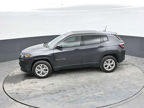 Used 2024 Jeep Compass Sport AWD/4WD image 28