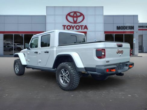 Used 2024 Jeep Gladiator Mojave AWD/4WD image 4