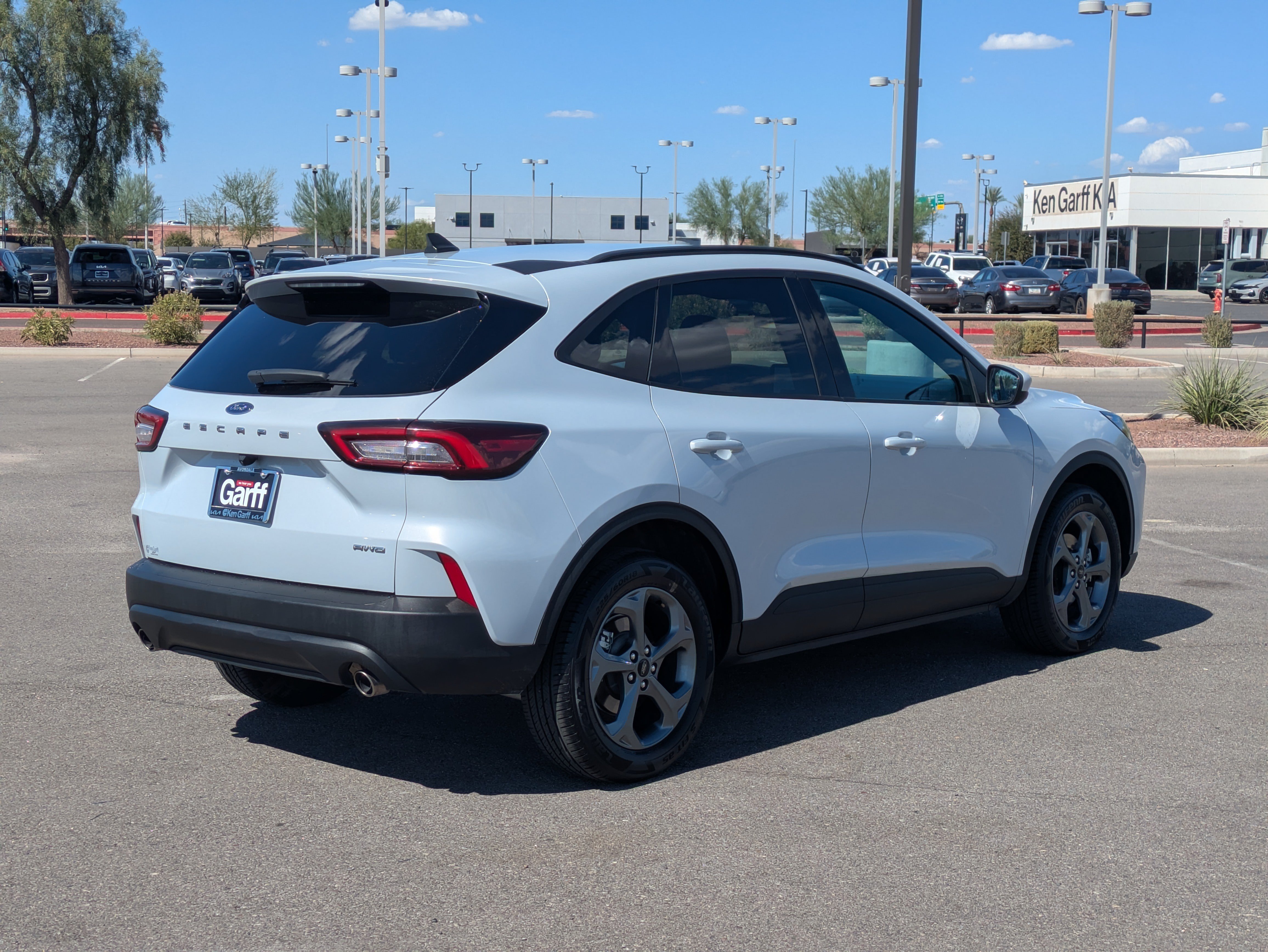 Used 2025 Ford Escape ST-Line Select AWD/4WD image 5