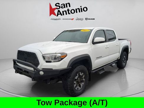 Used 2017 Toyota Tacoma TRD Off-Road w/ Tow Package (A/T) AWD/4WD image 4