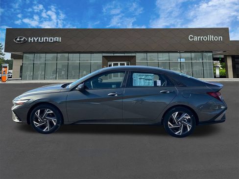 Certified 2025 Hyundai Elantra Sport FWD image 8