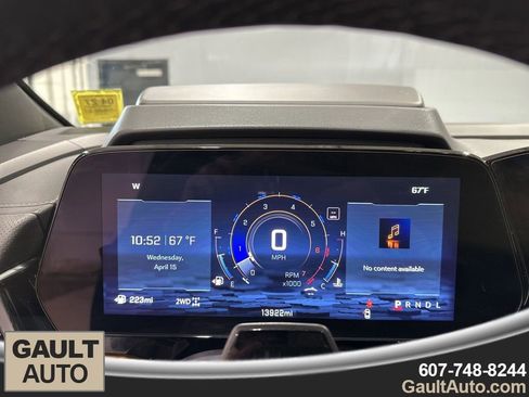 Used 2025 Chevrolet Suburban High Country image 9