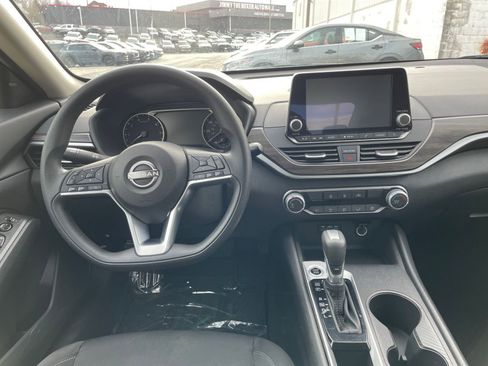 Used 2025 Nissan Altima 2.5 SV image 33