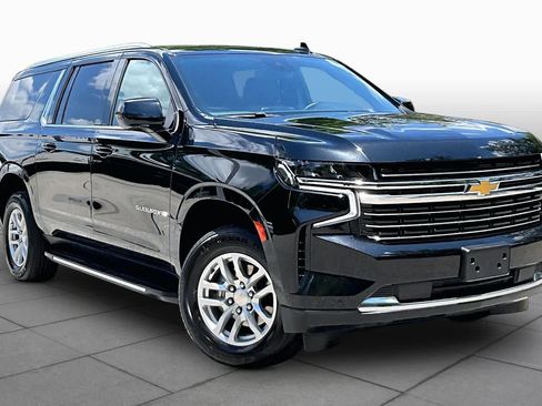Used 2024 Chevrolet Suburban LT image 2