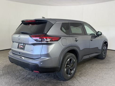 Used 2024 Nissan Rogue SV FWD image 9