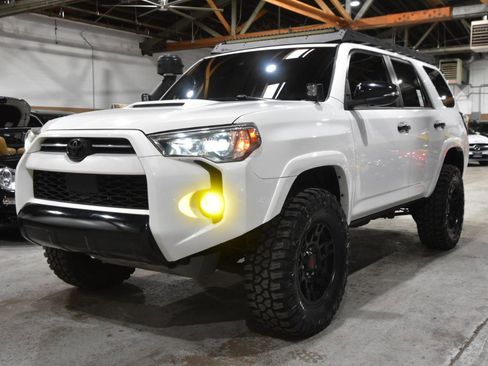 Used 2021 Toyota 4Runner Venture w/ Moonroof Package AWD/4WD image 11