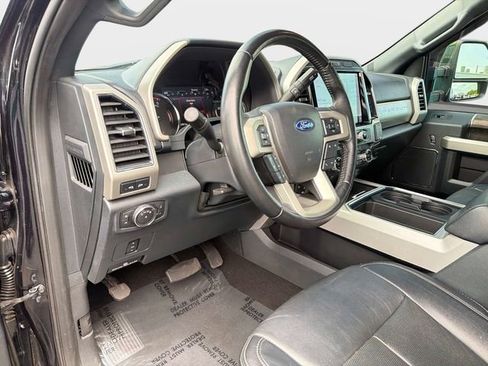 Used 2022 Ford F250 Lariat w/ Black Appearance Package AWD/4WD image 21