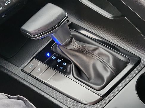 Certified 2025 Hyundai Elantra Sport image 13