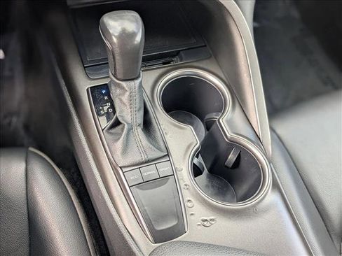 Used 2024 Toyota Camry SE image 12