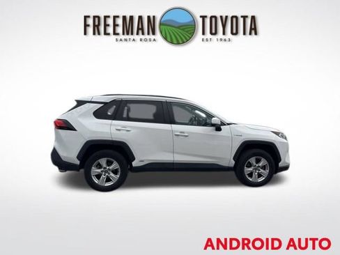 Used 2020 Toyota RAV4 XLE AWD/4WD image 4