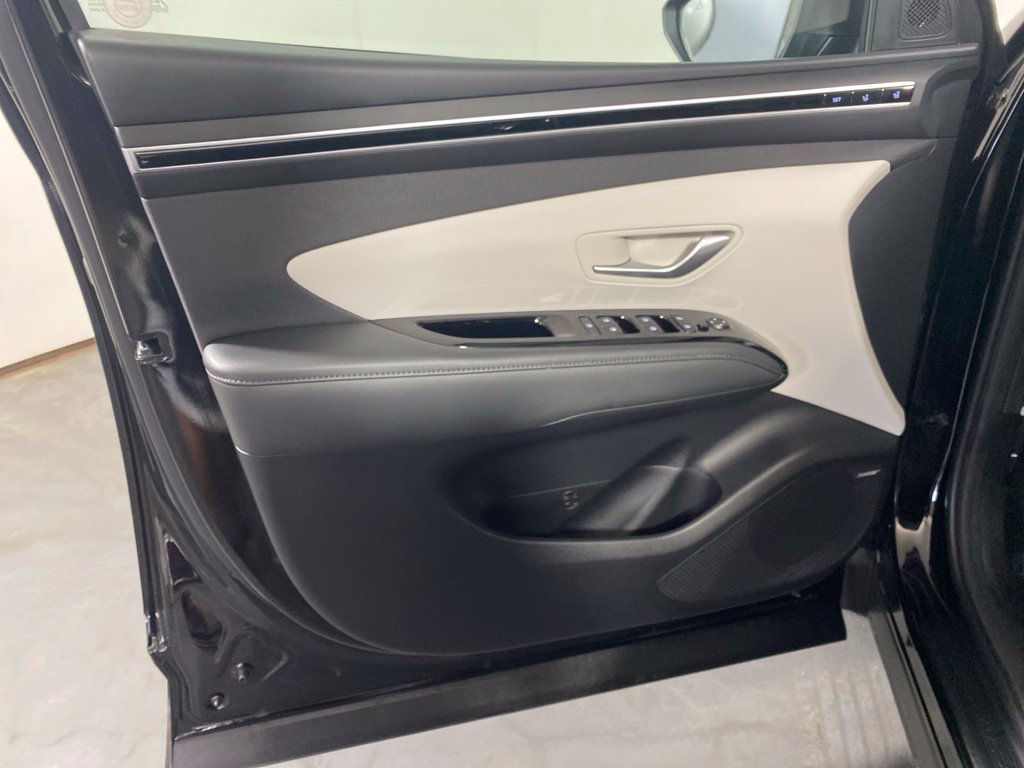 Used 2022 Hyundai Tucson Limited AWD/4WD image 24